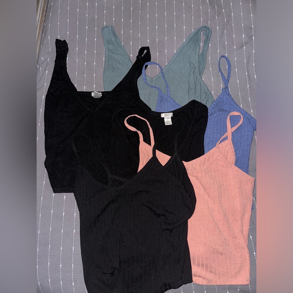 Lot of 6 Bozzolo crop tanks - size L
